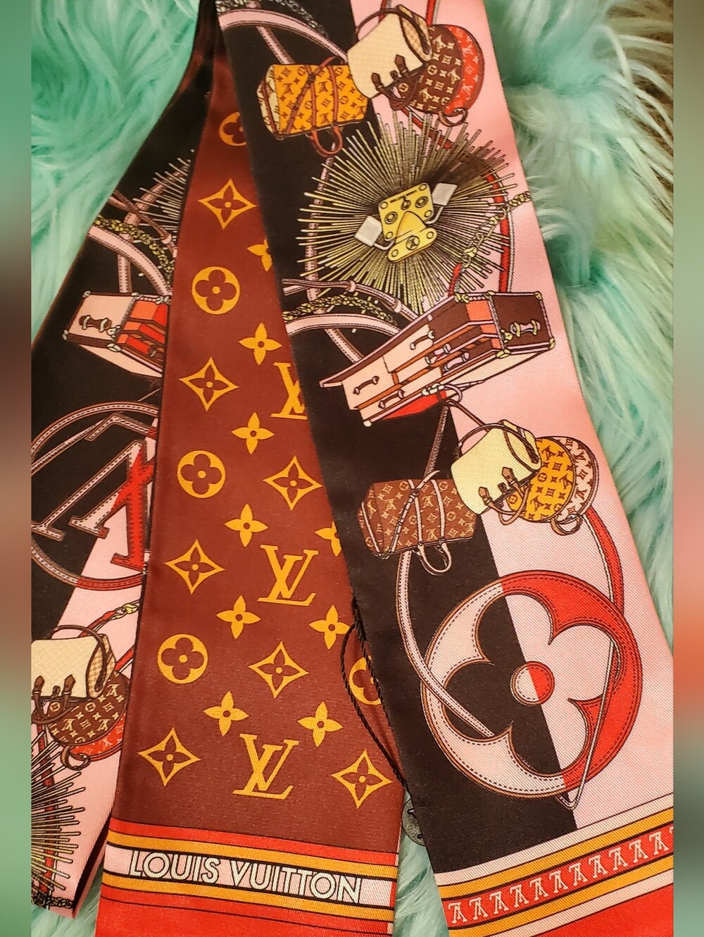 100% Silk Bag Twilly, Scarf, Hairtie, With Purse And Luggage Designs